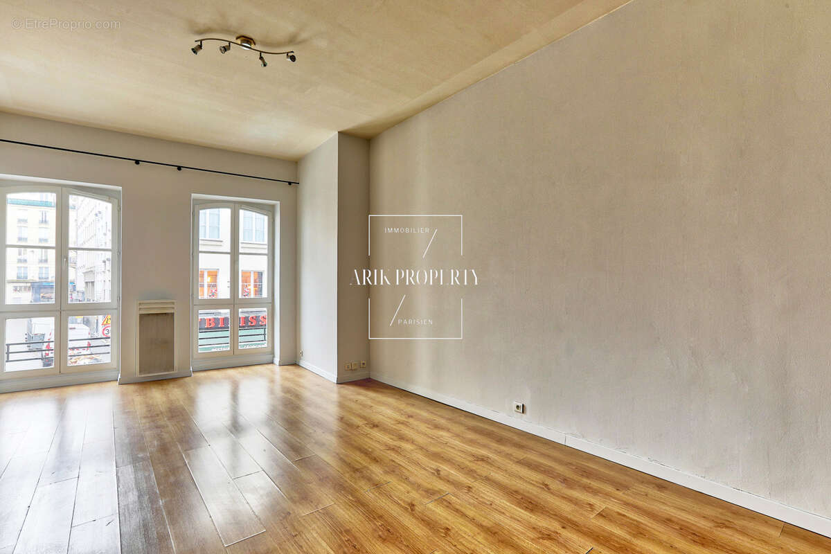 Appartement à PARIS-2E