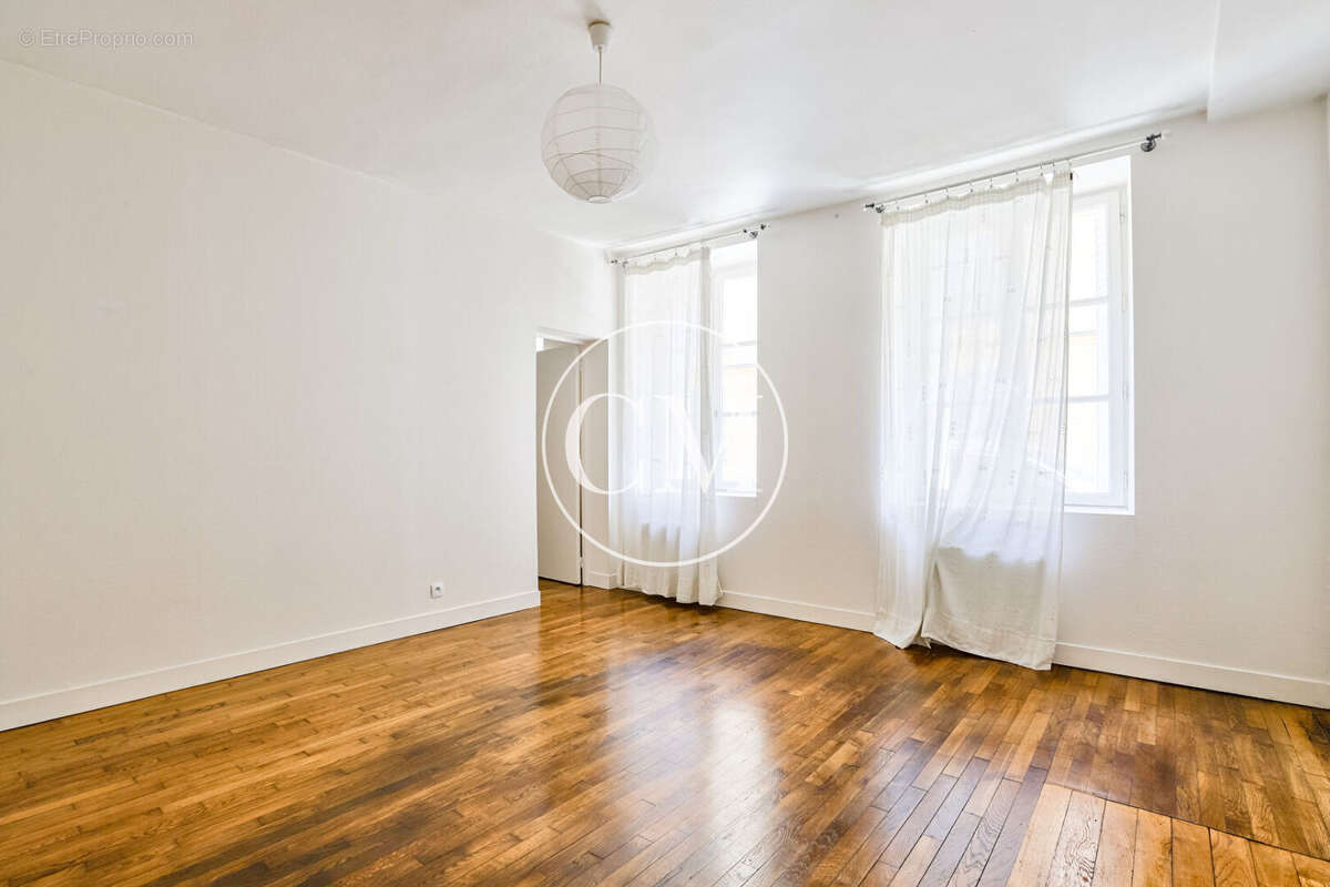 Appartement à VERSAILLES