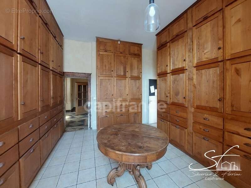 A vendre - Demeure de caractère au fort potentiel - 14 pièces - Saint-Hélène-du-Lac (73800) - photo 9