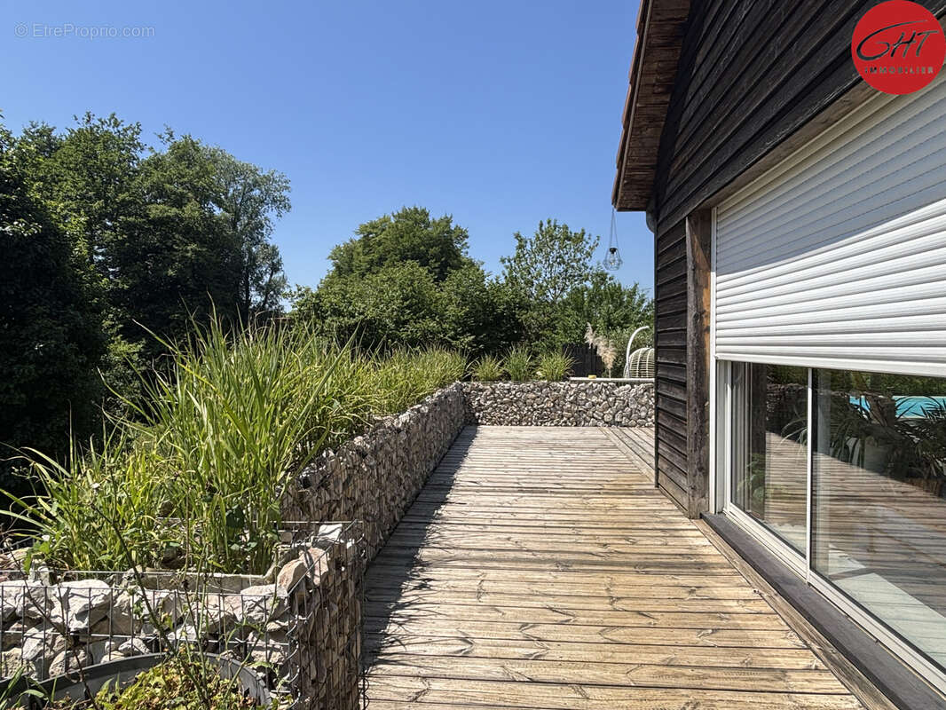 Maison à RIOZ