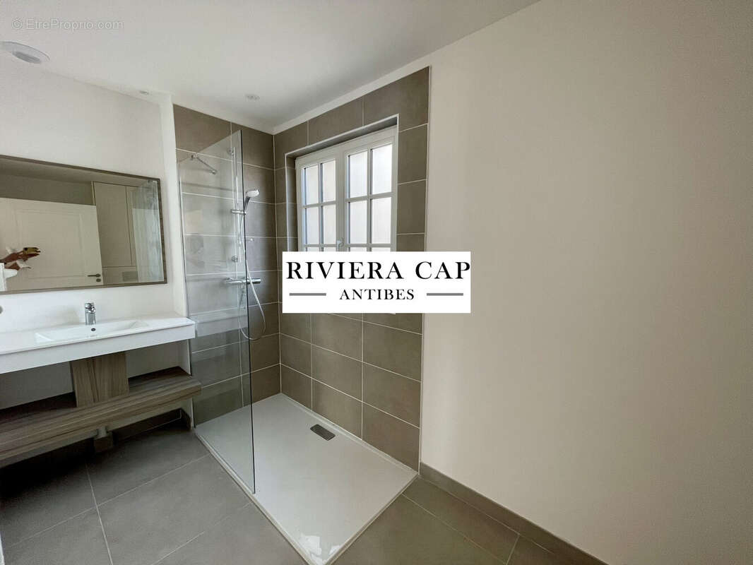 Appartement 48 m² à Antibes  - photo 4