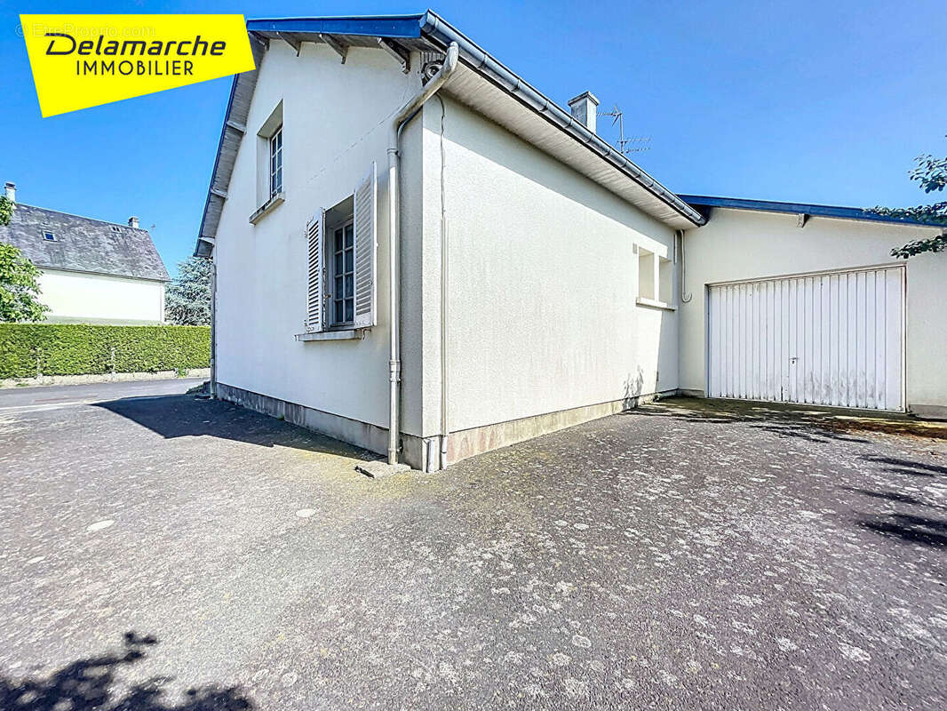 Maison à SAINT-HILAIRE-DU-HARCOUET