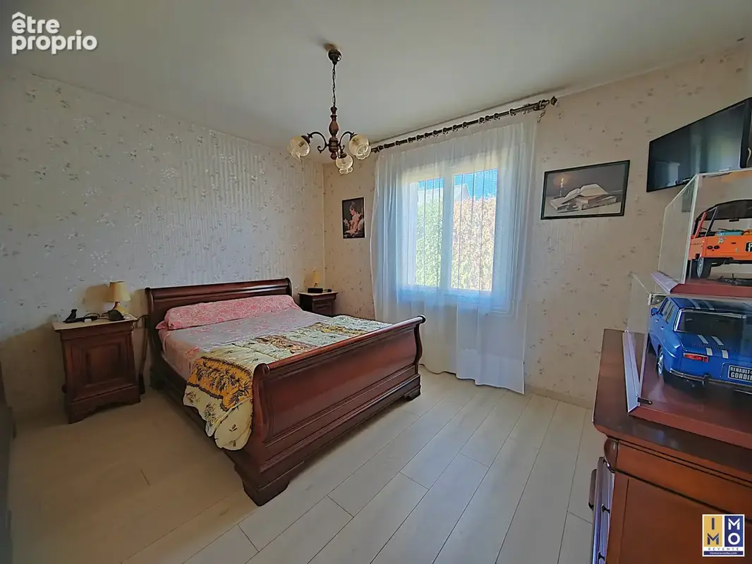 Maison 4 pièces 101 m² à vendre à Saint-Eloy-De-Gy (18110) - photo 8