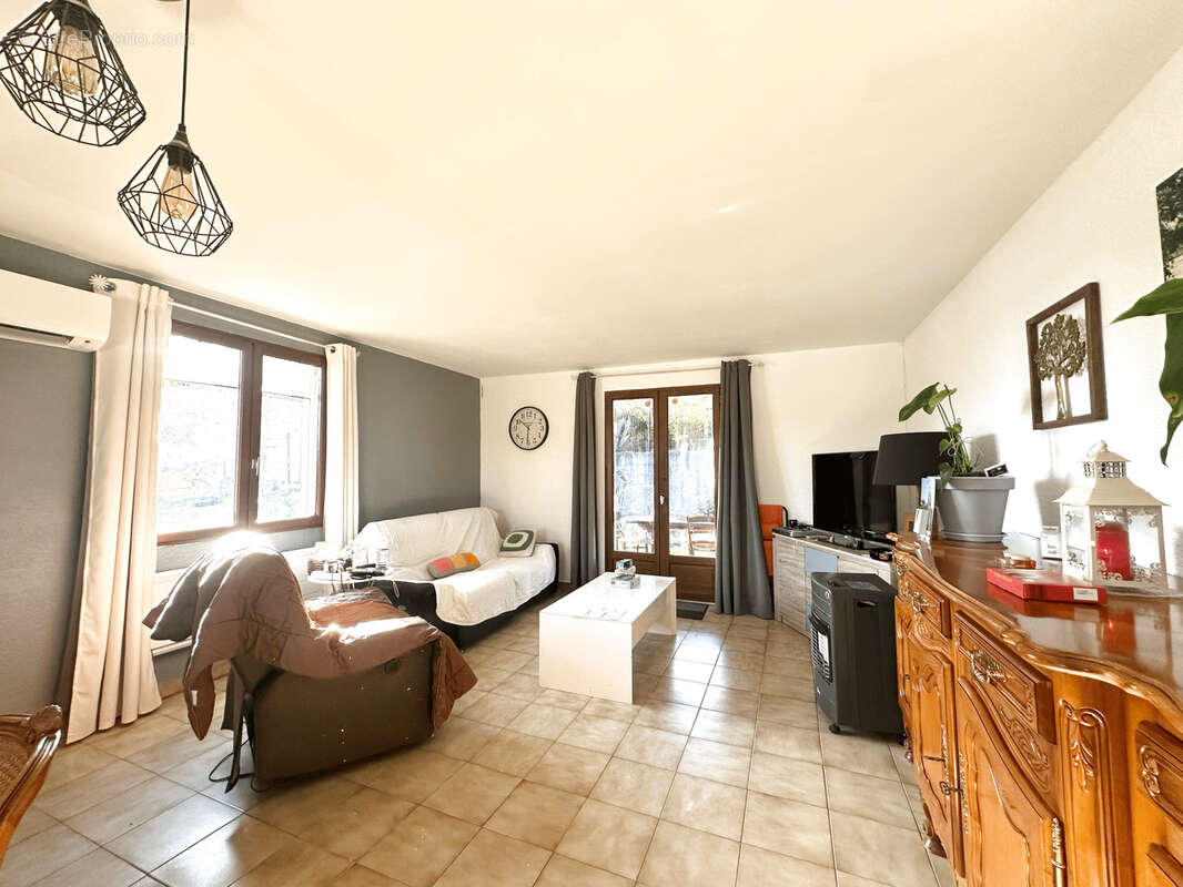 Maison à MILHAUD