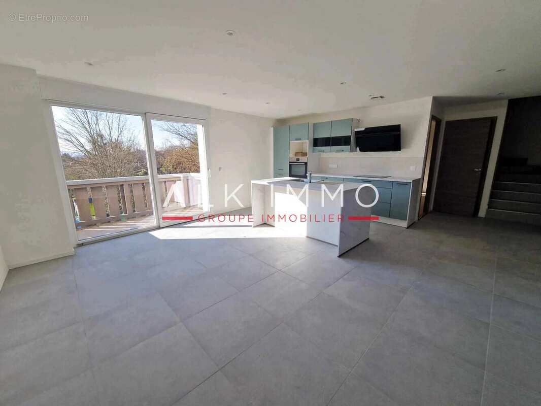 Appartement à CONTAMINE-SUR-ARVE