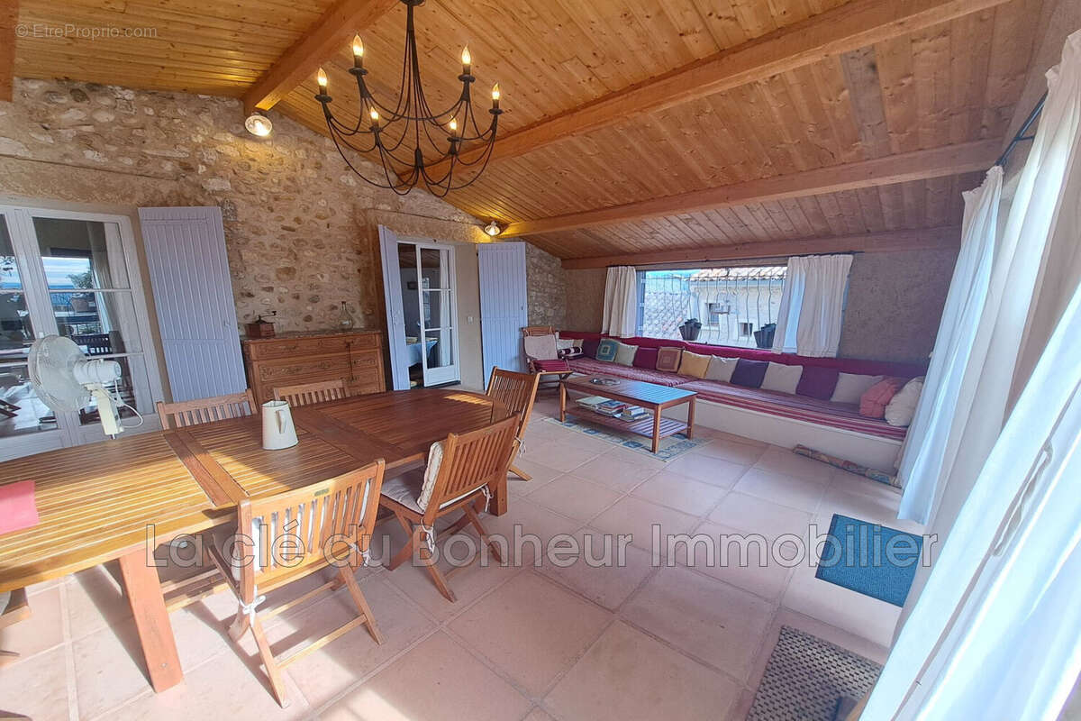 Maison à MONTAGNAC-MONTPEZAT