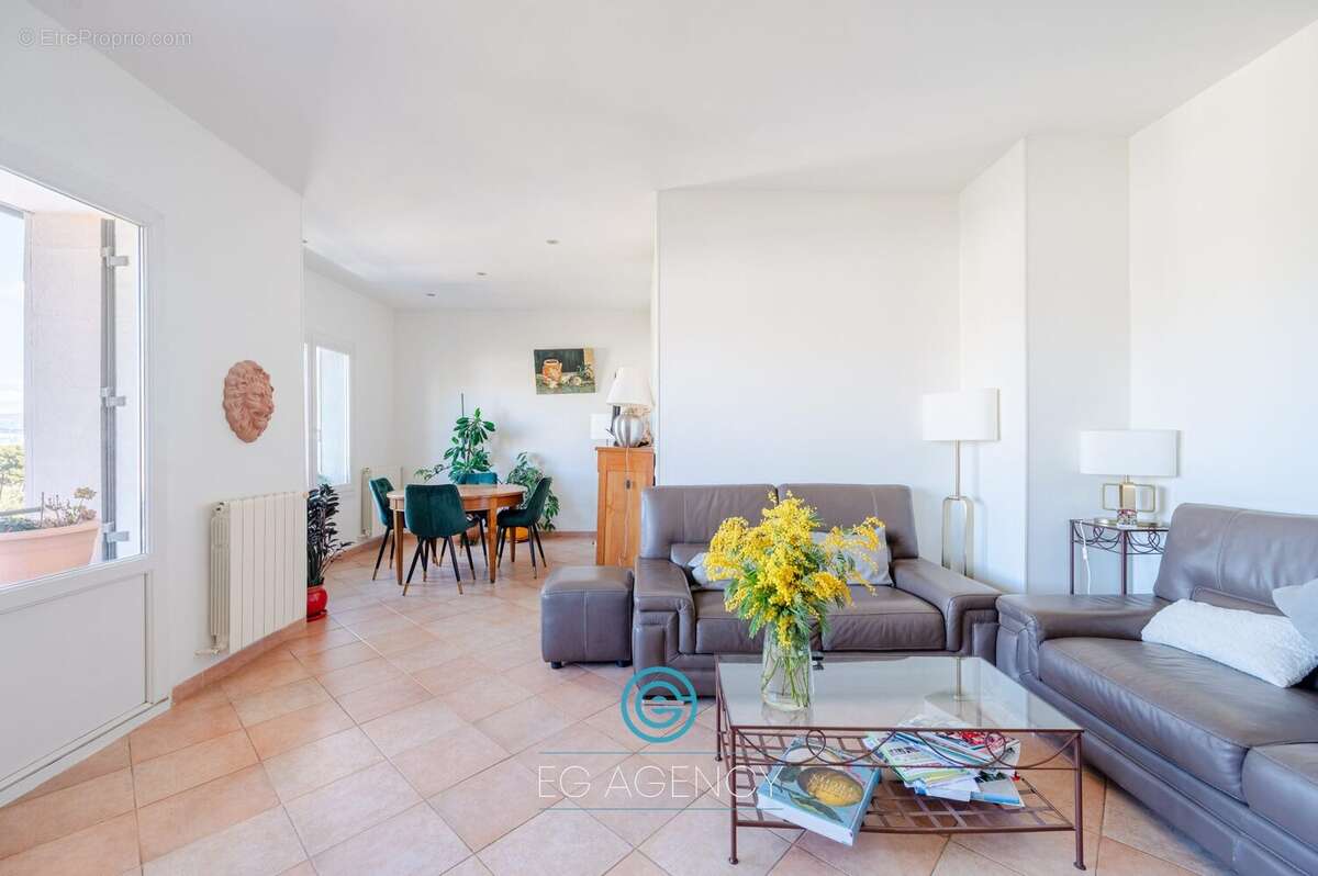 Appartement à MARSEILLE-8E