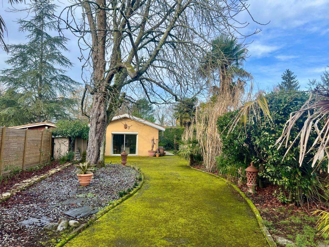 Maison à AMBARES-ET-LAGRAVE