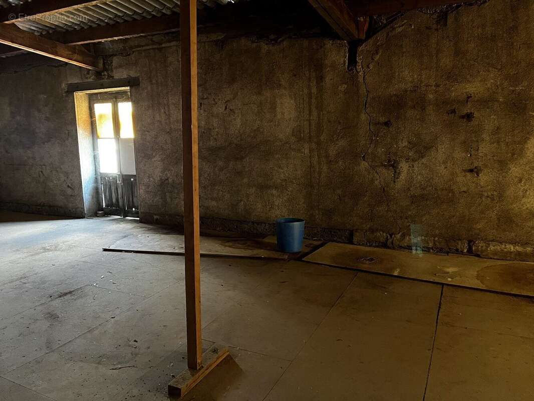 Commerce à SAINT-JUNIEN