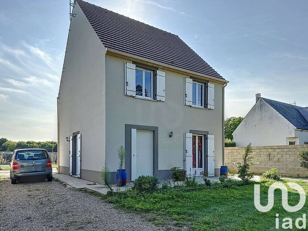 Photo 1 - Maison à MOGNEVILLE