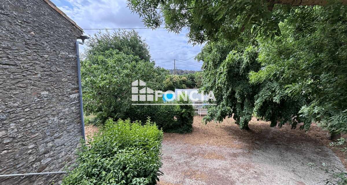 Authentique ancien moulin de 180 m² sur 1 800 m² arborés avec piscine, terrasse ombragée de 40 m², serre et pigeonnier. Un vérit - photo 18