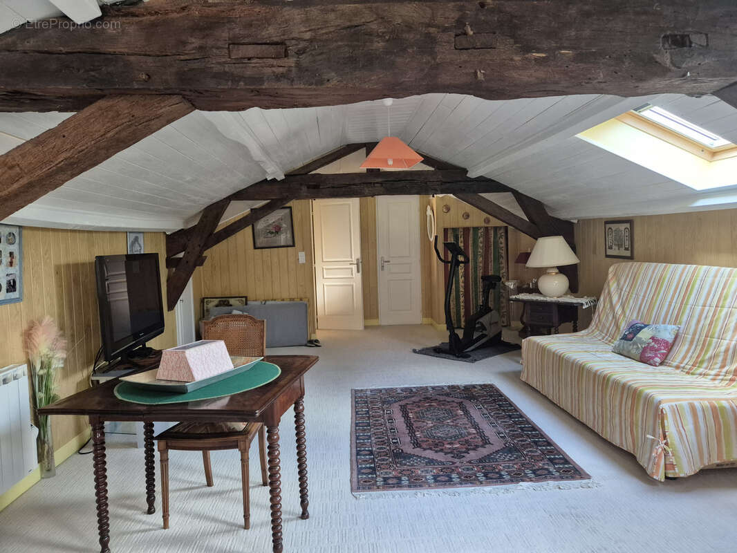 Dordogne, Périgueux, Montagrier, Maison de plain pied 205 m2, 4 chambres, terrain arboré clos, piscine sel - photo 17