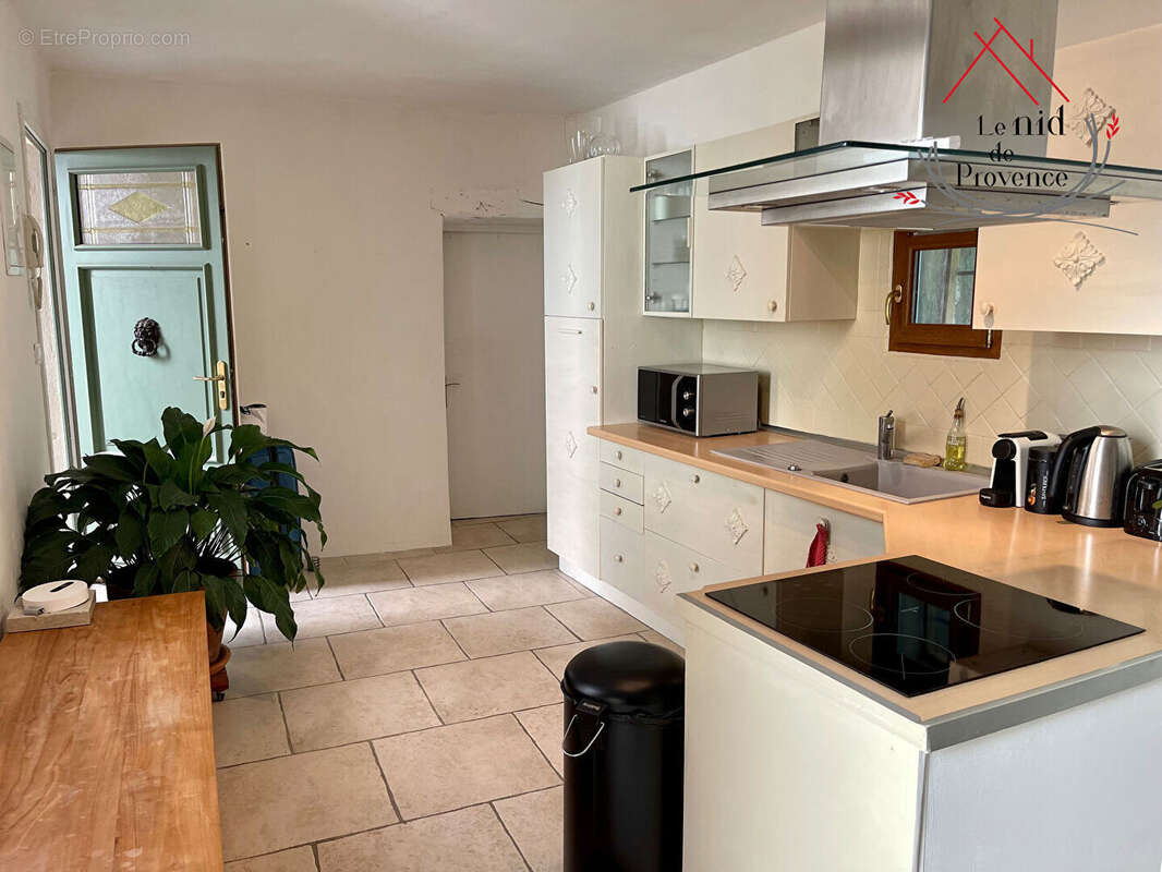 Appartement à PERNES-LES-FONTAINES