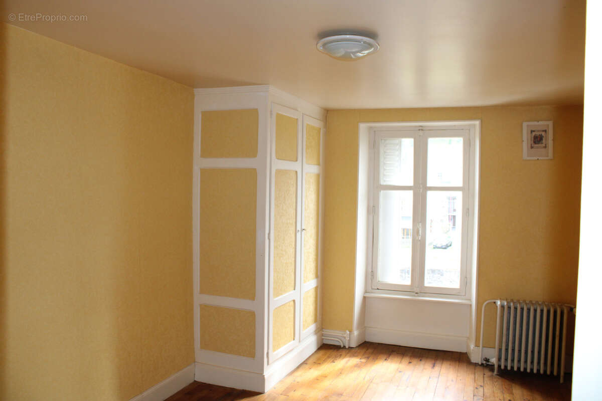 Maison à RIOM-ES-MONTAGNES