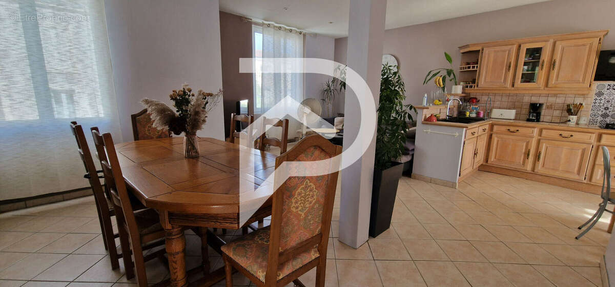 Maison de Ville avec garage et piscine à PÉRIGUEUX - photo 5
