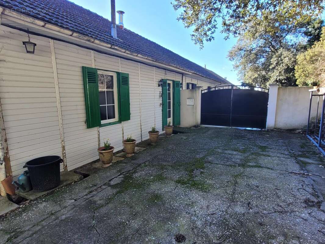 Maison à SAINT-SEBASTIEN-D'AIGREFEUILLE