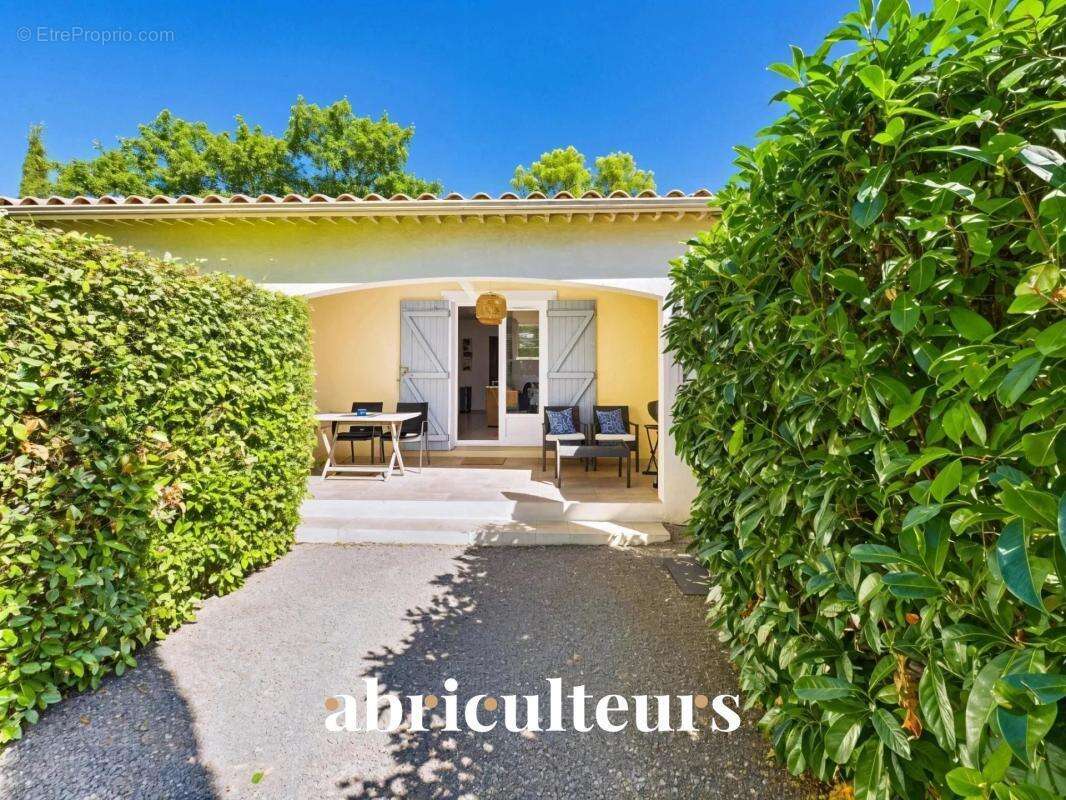Propriété de 260 m² avec deux gîtes  labellisés 4 étoiles en vente à  Aups (83630) - photo 20