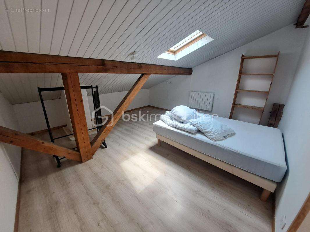 Duplex T3 rénové avec garage et grenier – Idéal premier achat ou investissement ! - photo 5
