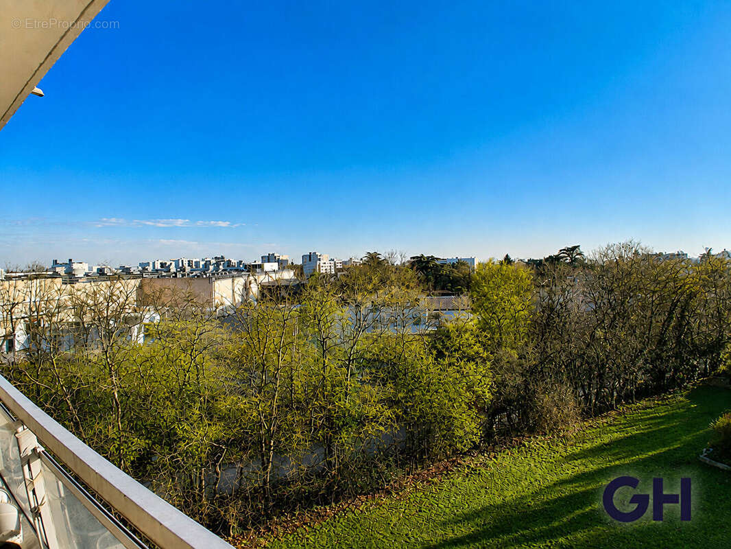 À vendre - t3 de 81 m² - caluire-et-cuire - balcon - fort potentiel - photo 3