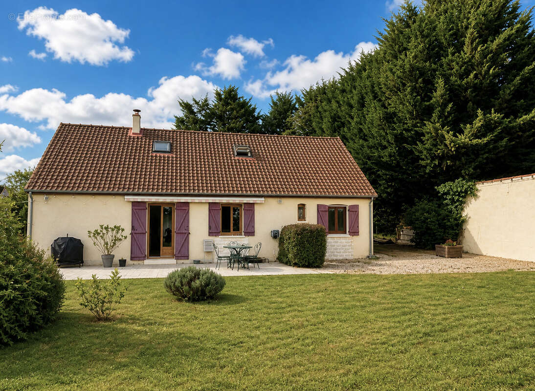 Maison 133 m² à Saint-Eloy-De-Gy  - photo 10