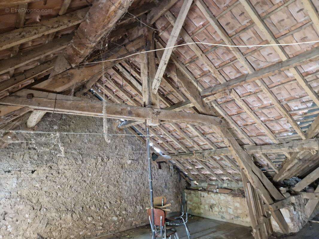 Maison à BEAUREGARD-DE-TERRASSON