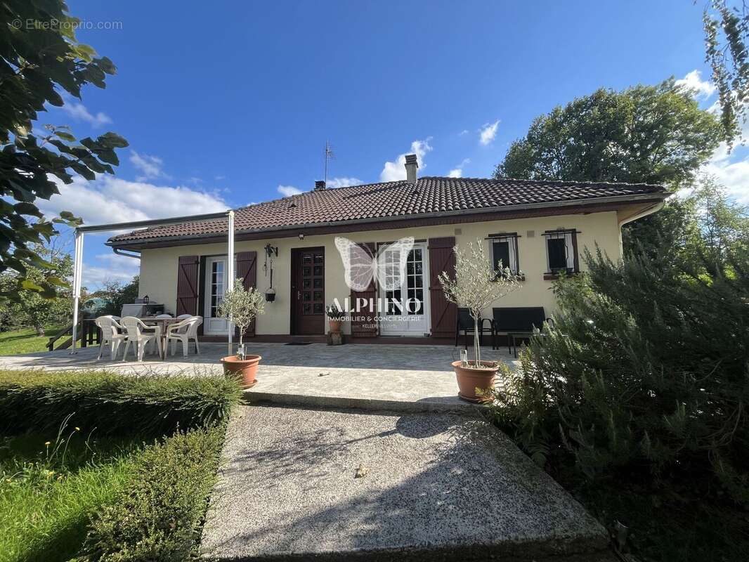 Maison à CHAILLAC-SUR-VIENNE