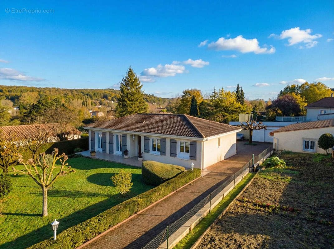 Maison à LA COURONNE