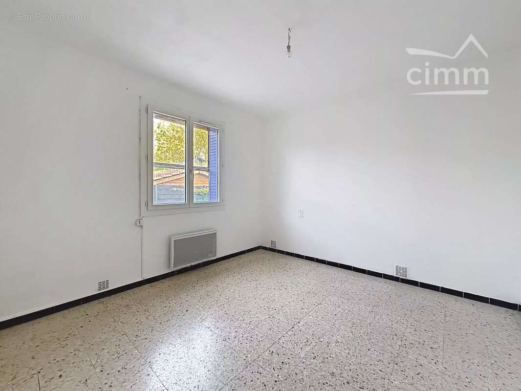 Appartement à L'ISLE-SUR-LA-SORGUE