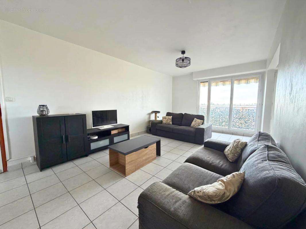 Appartement à RILLIEUX-LA-PAPE