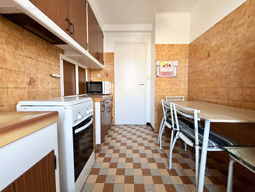Appartement à MARSEILLE-5E