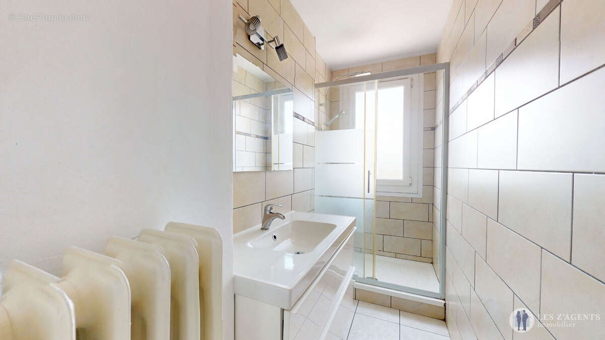 Appartement à SAINT-MARTIN-D'HERES