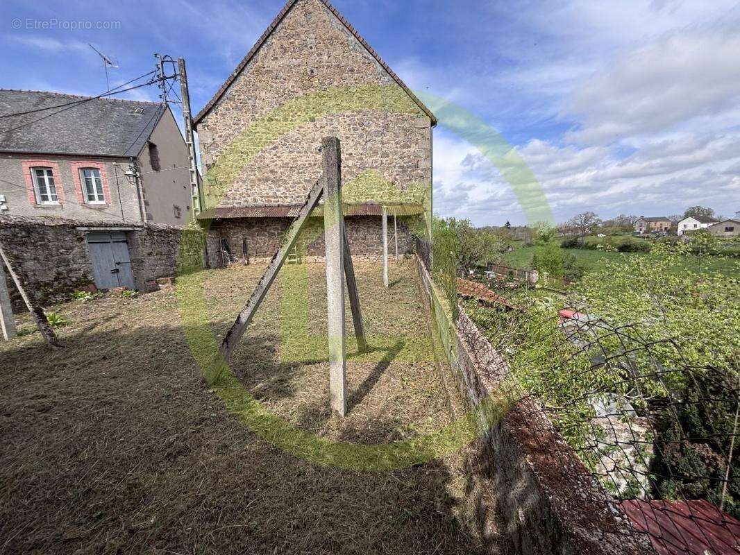 Maison à CHENERAILLES