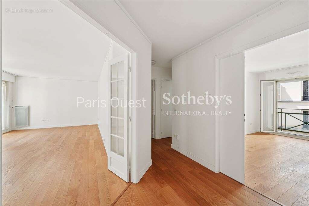 Appartement à PARIS-17E