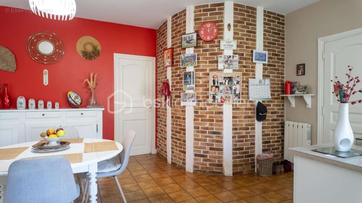 Joyau résidentiel à Fourchambault : Propriété familiale avec charme intemporel et élégance rustique de l’aménagement - photo 27