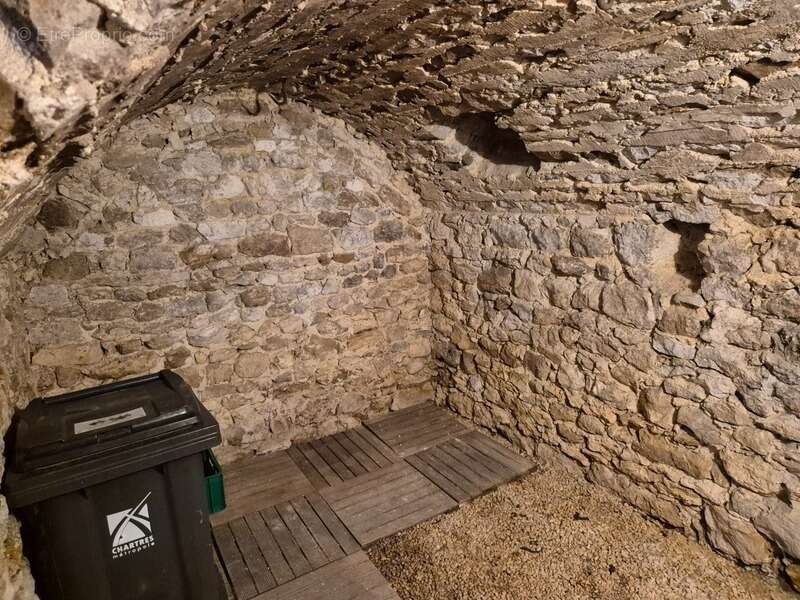 Maison à PRUNAY-LE-GILLON