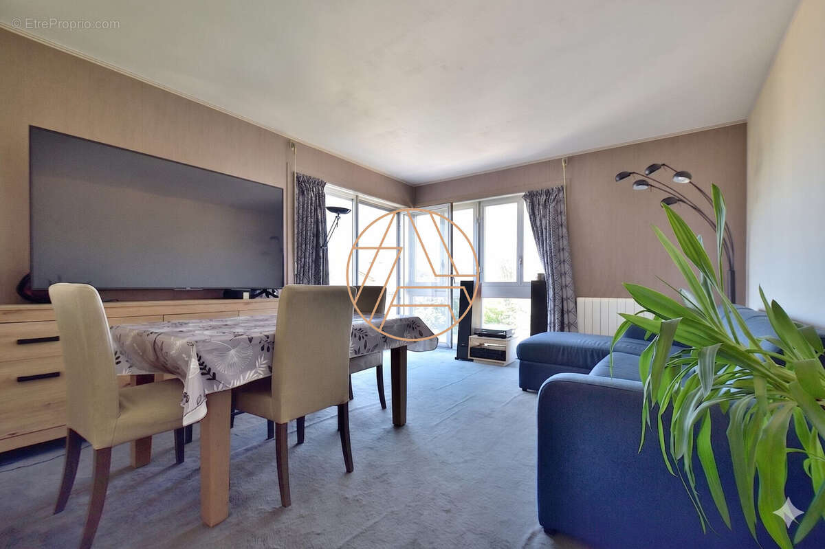 Appartement à SAINT-MAUR-DES-FOSSES