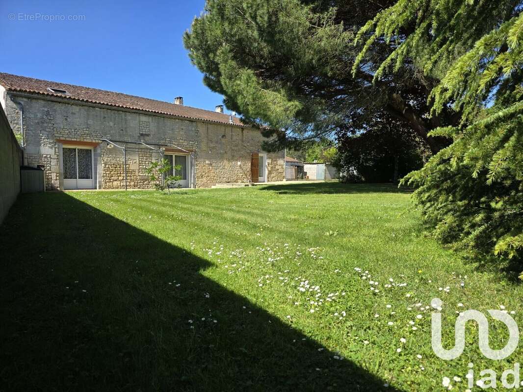 Photo 7 - Maison à NIEUL-LES-SAINTES