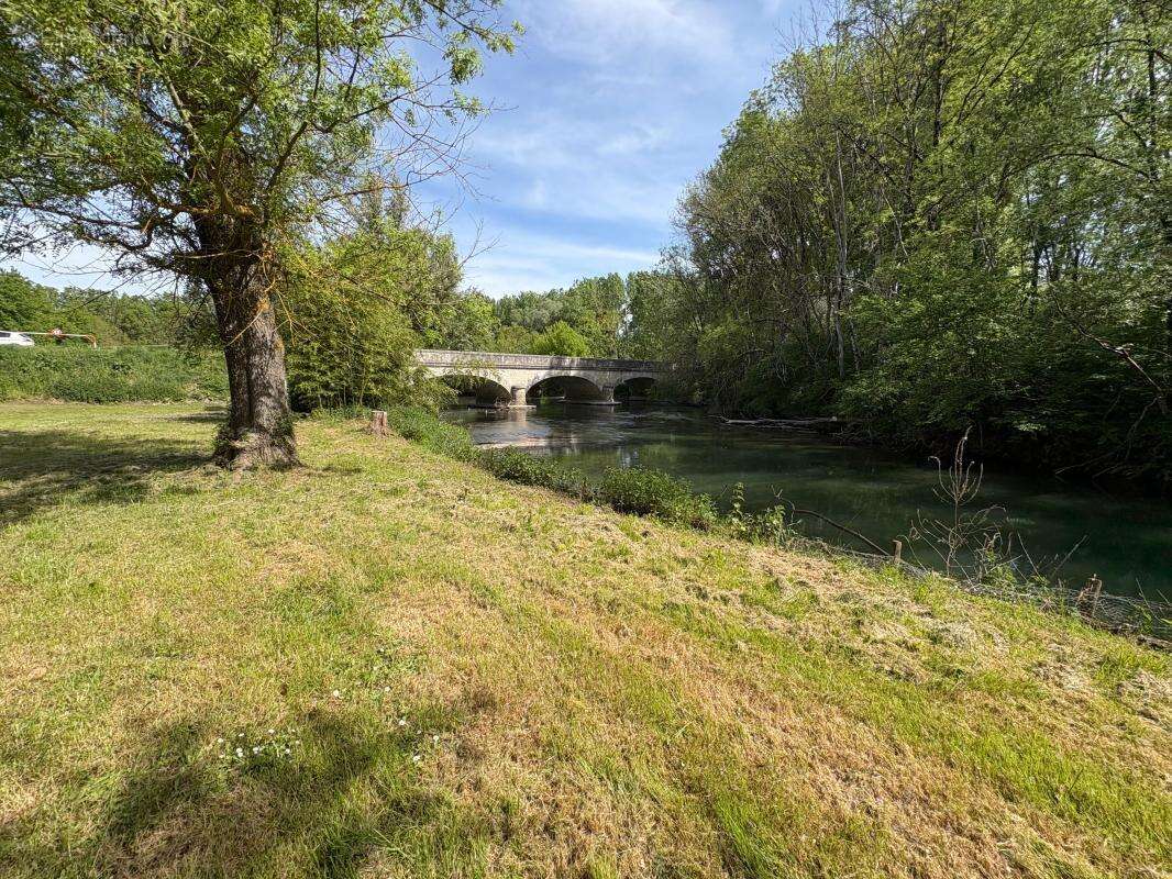 Maison à MEUSNES