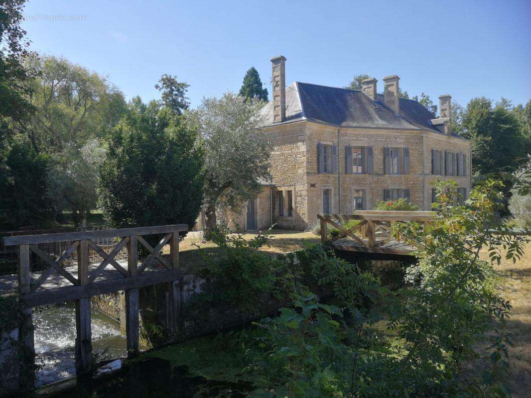 Maison à SALLES