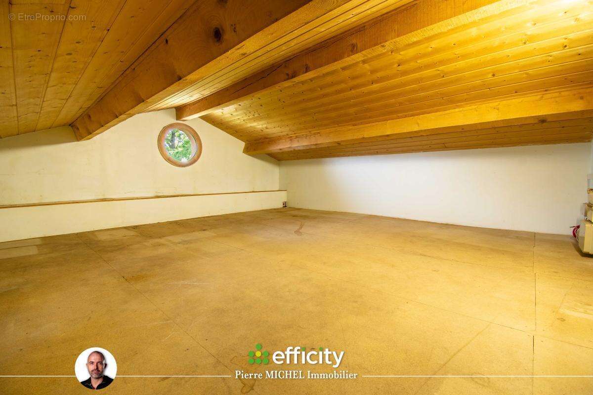 Maison 136 m² à Bessenay  - photo 19