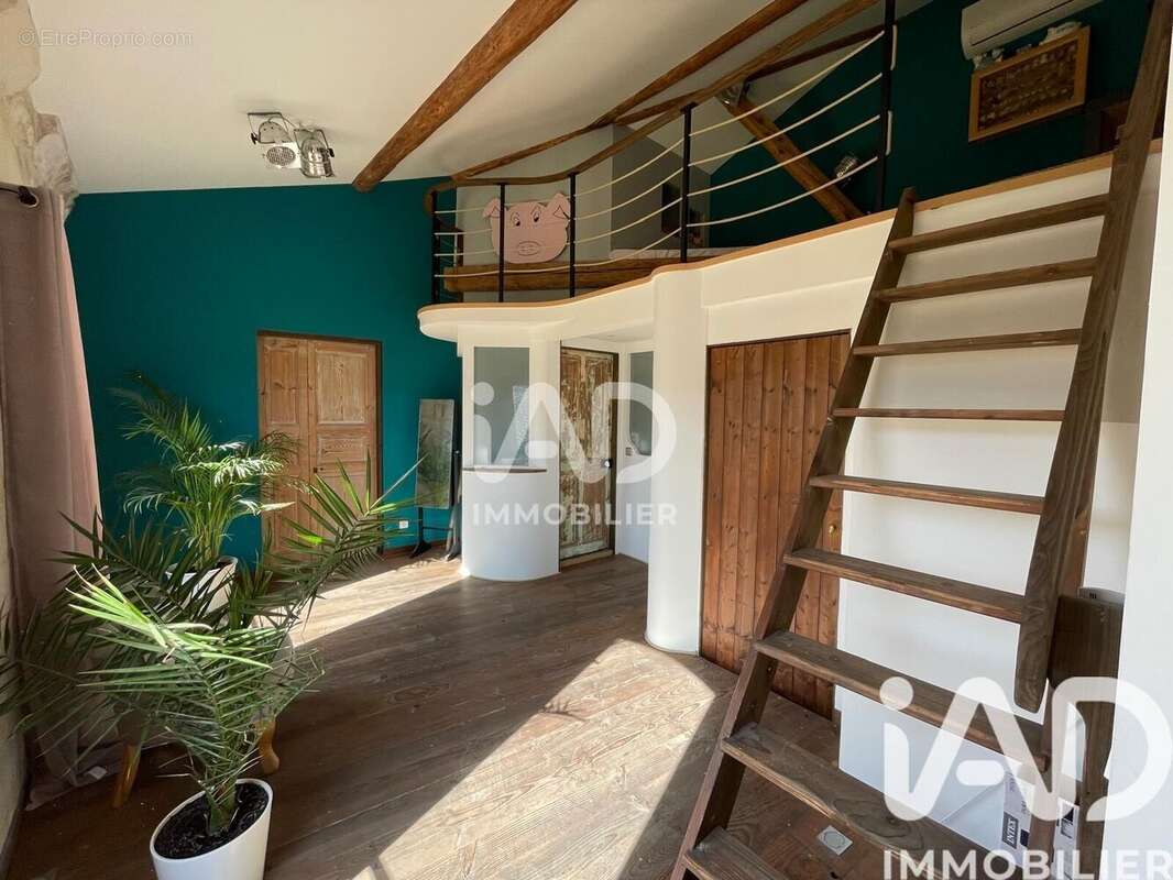 Maison 187 m² à Vallabregues  - photo 5