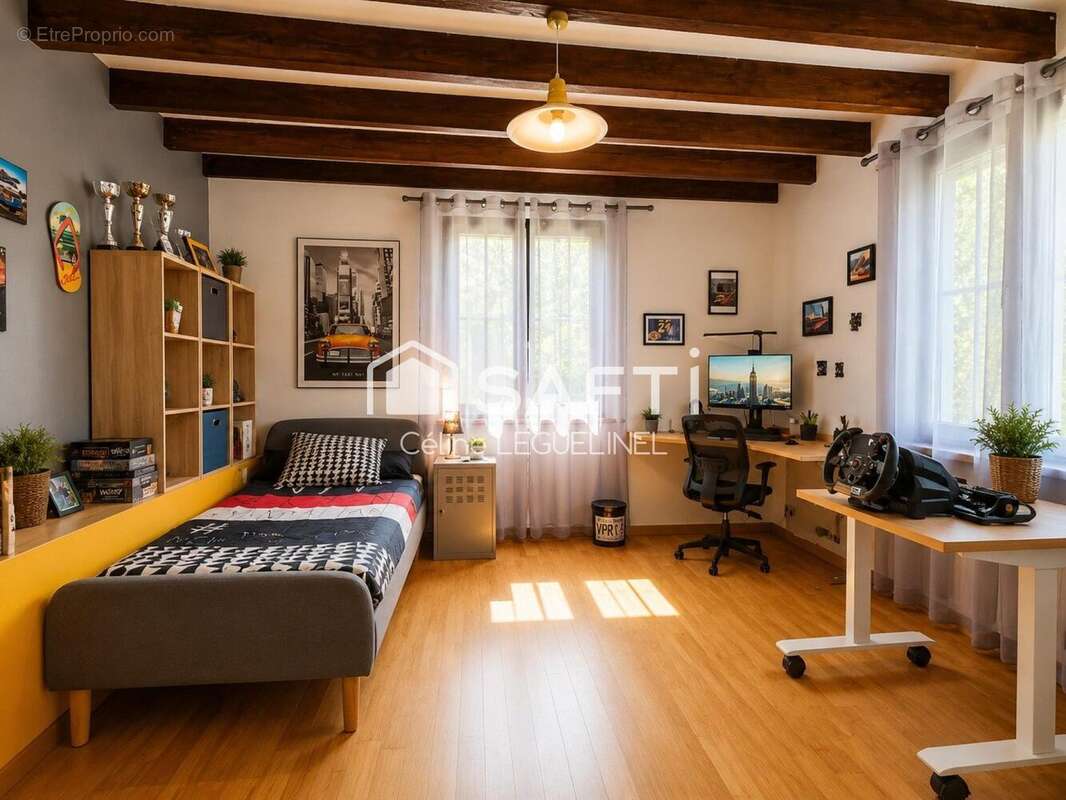 Photo 8
