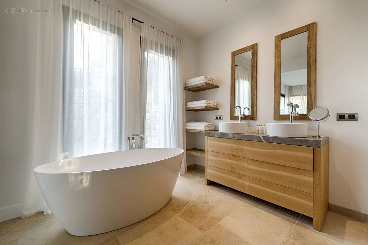 Maison à MOUGINS