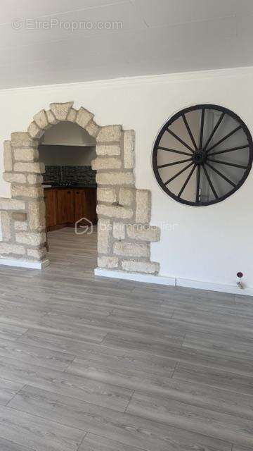 Au cœur du village, maison de caractère avec terrain de 384 m² - photo 6
