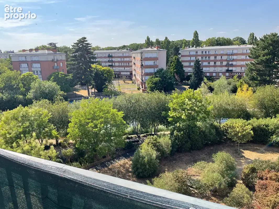 3 pièces en dernier étage avec balcons, ascenseur et parking en sous-sol. - photo 11