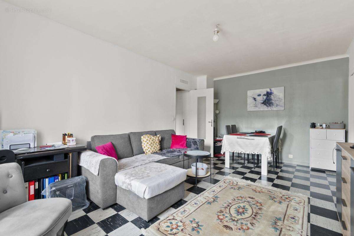 Appartement à SAINT-MAUR-DES-FOSSES