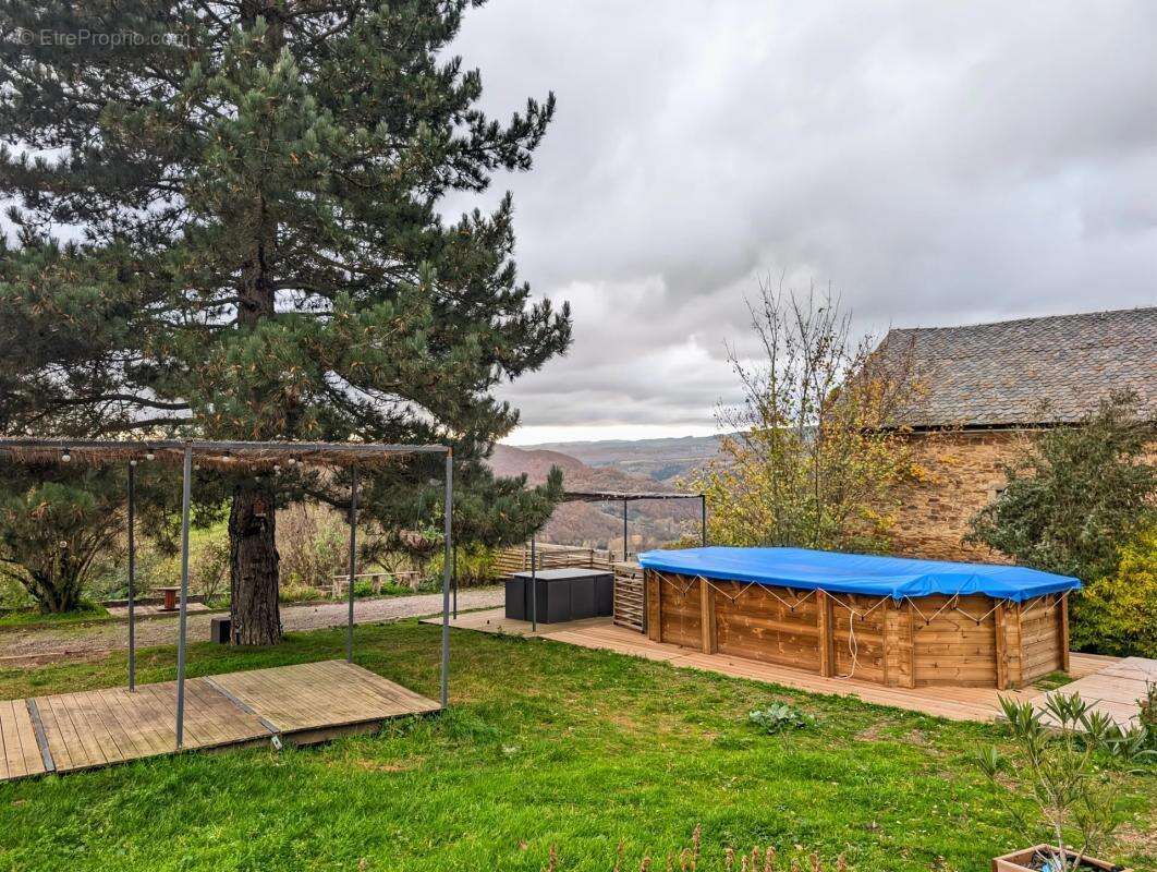 Maison à SAINT-BEAUZELY