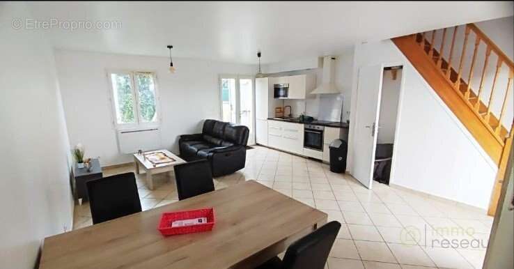 Maison à SAINTE-GENEVIEVE