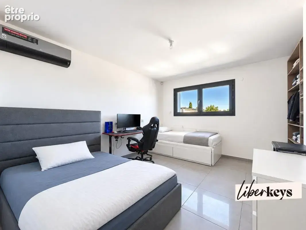OLIVET Centre (45160) – Maison 250 m², 5 chambres, piscine chauffée et grand garage - photo 16