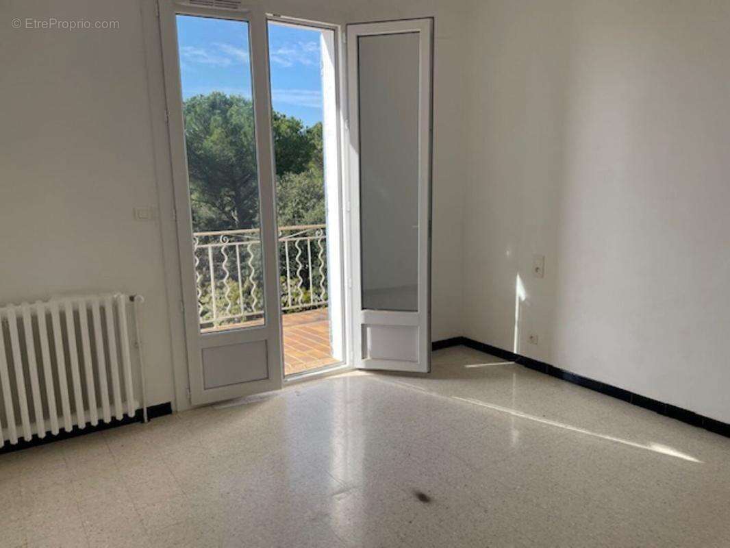 Maison à SAINT-SATURNIN-LES-APT